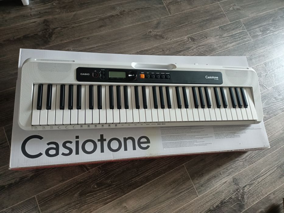 Синтезатор CASIO