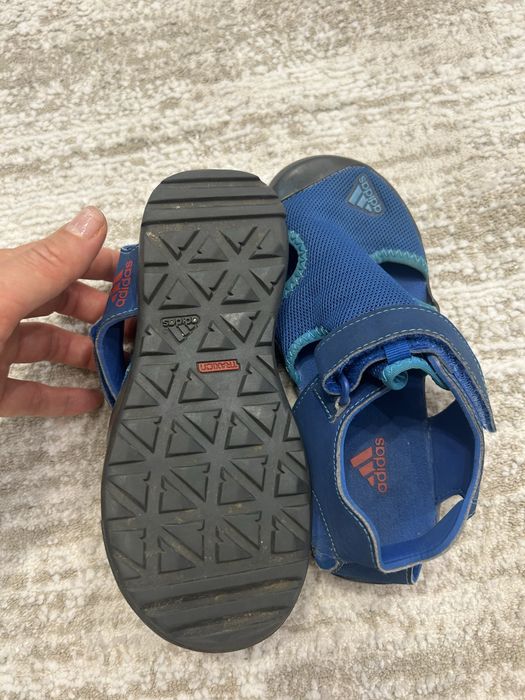 Сандалии adidas оригинальные, 31 размера