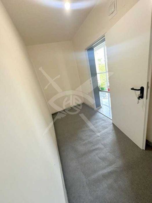 Продава се Склад в Бургас, Сарафово - 7 кв.м за 1386 €/кв.м - Снимка #1