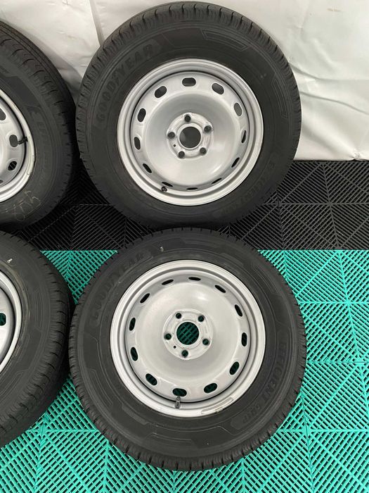 Set jante cu anvelope noi vara 215 65 r16c Renault Trafic Vivaro 2014+