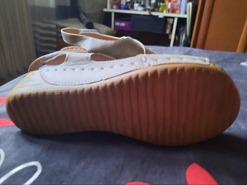 Ортопедични сандали и чехли