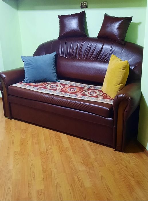 Vand canapea piele ecologica