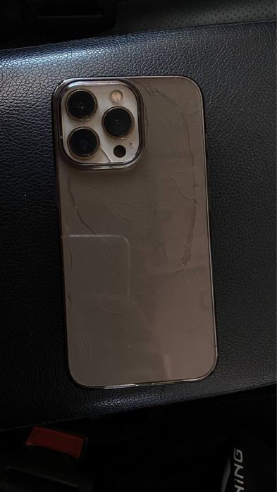 Iphone 13 Pro gold