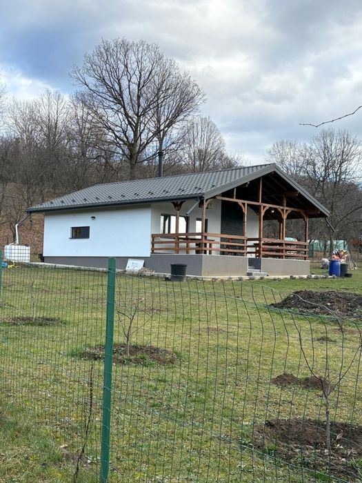 Casa de vacanta de vanzare