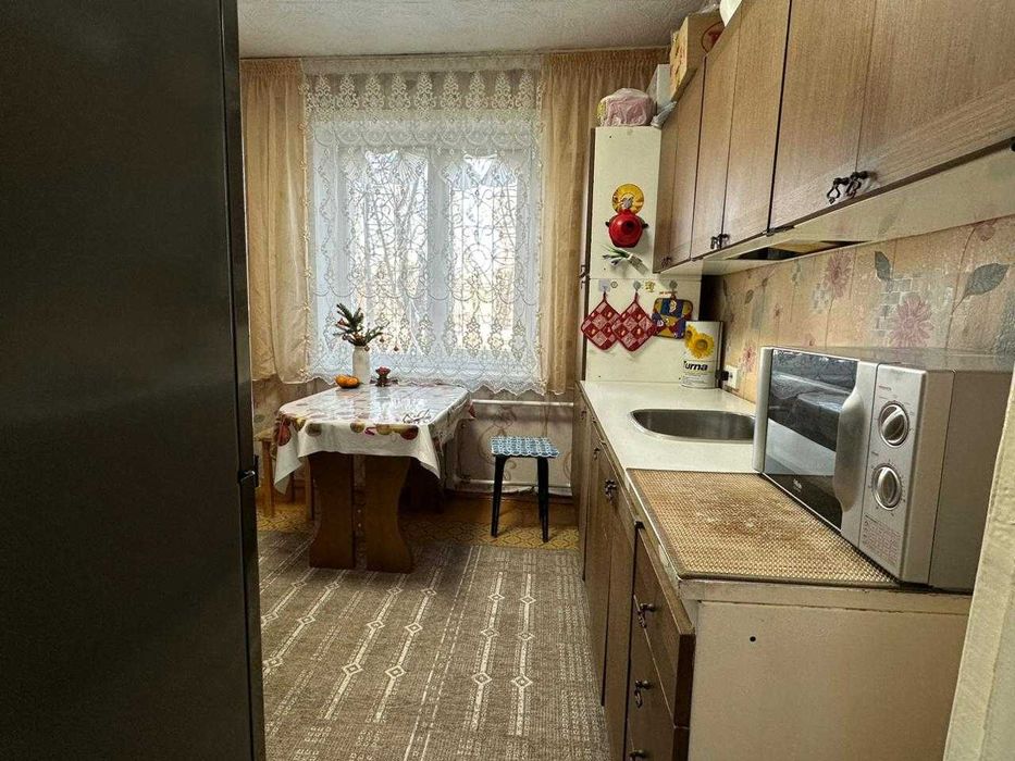 Продам 2-х комнатную квартиру в 8 микрорайоне