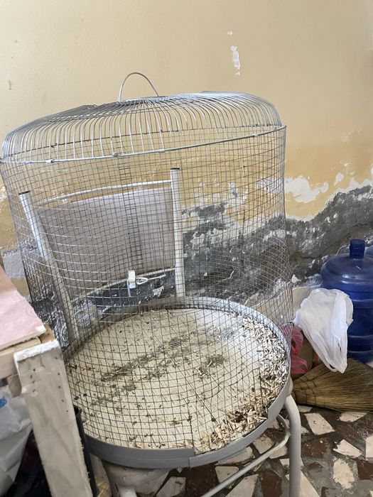 Продается клетка для птиц самодельная