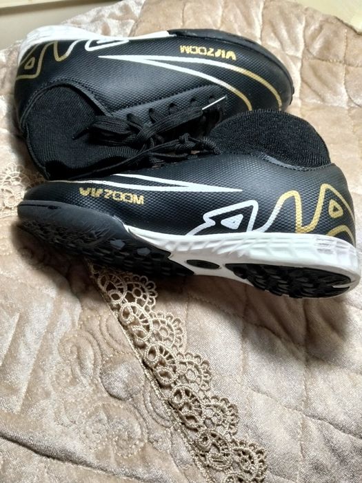 Продам бутсы  (спортивный)