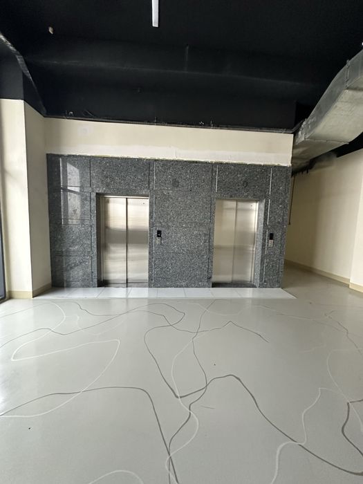 Ibn sino 2 Stroy mart Food kourt 2 dokon сотилади