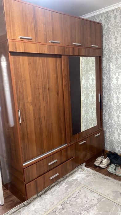 Прихожий шкаф продам