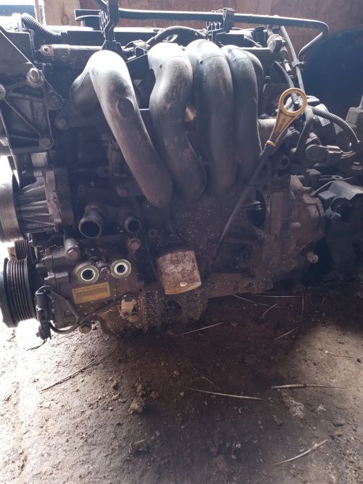 Dezmembrez Ford focus  an 2002