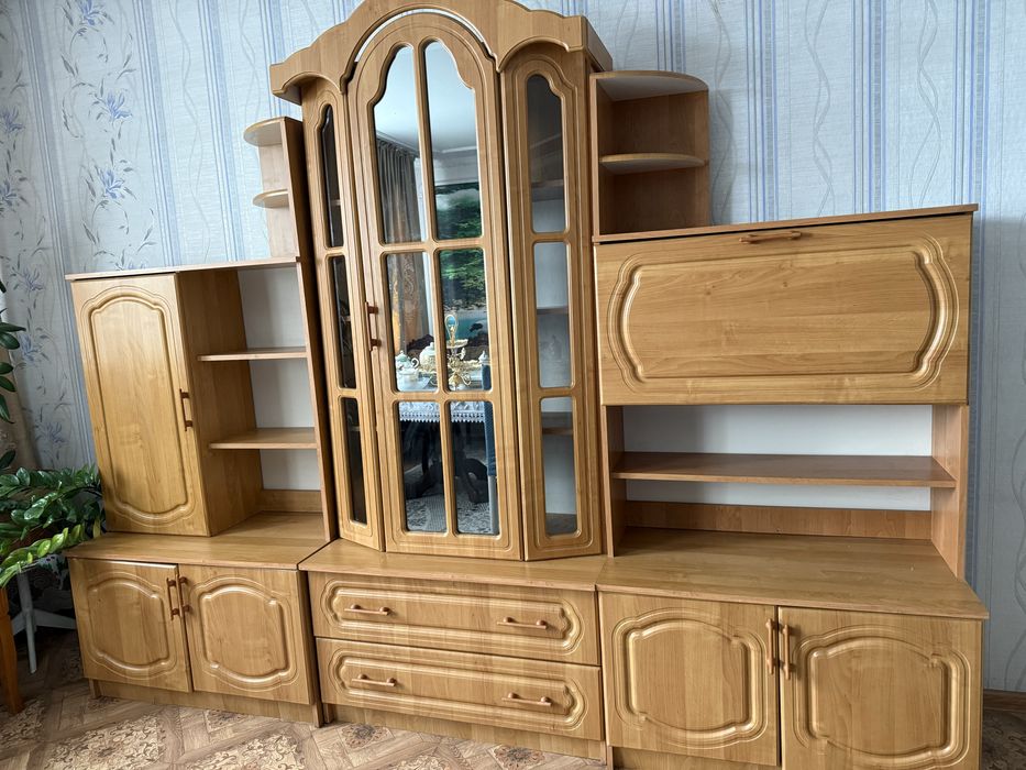Продам стенку для гостинной. Мебель