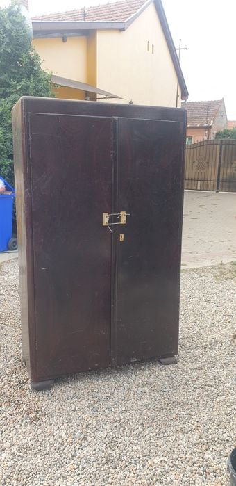 Vand mobila veche de epoca