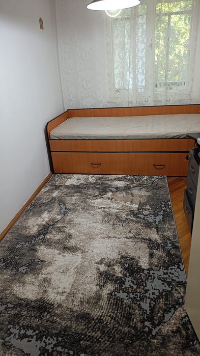 De închiriat apartament 2 camere + living, cartier Tudor, zona Dacia