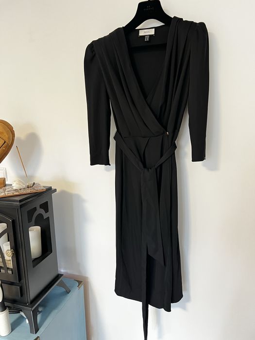 Rochie neagră de la Nissa