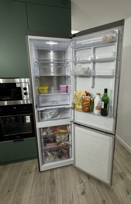 Холодильник Samsung