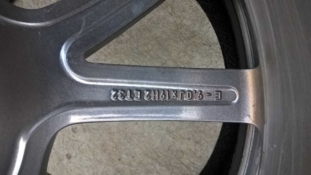 O janta 19 toli originala audi A8 cod 4H0601025CE