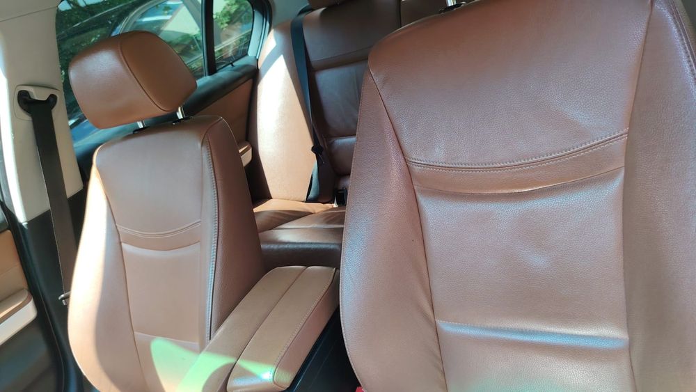 Vând BMW E90 2011 impecabil 177 CP