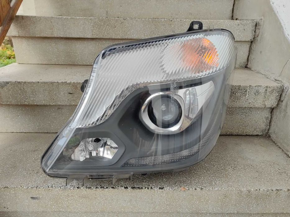 Фар Mercedes Sprinter W906 Bi-Xenon LED ляв / Фар Мерцедес Спринтер