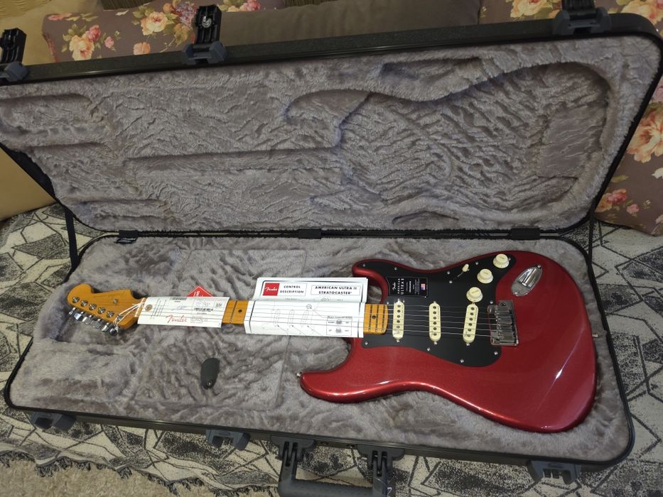 Fender American Ultra II Stratocaster Sinister Red