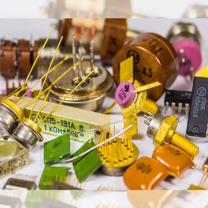 Радиодетали принимаем