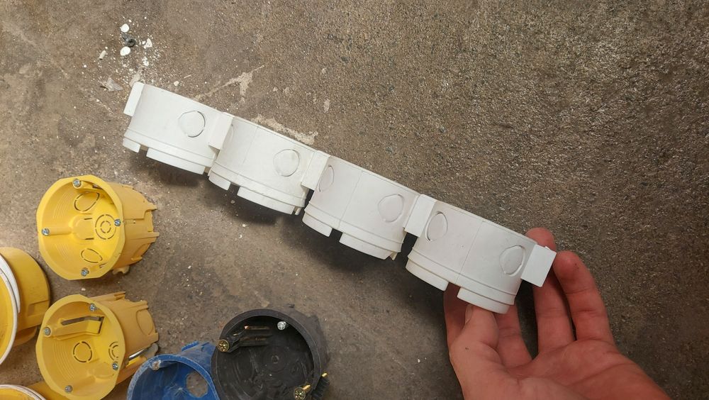 Выключатель и подрозетник