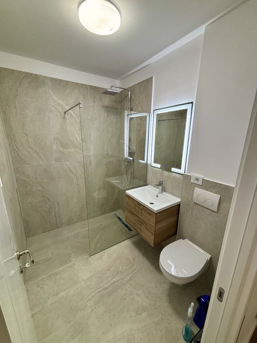 Ofer spre inchiriere apartament 2 camere, prima inchiriere, bloc nou