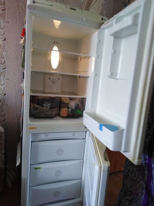 Продам холодильник LG!