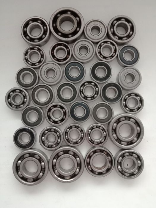 Подшипники разные и крепёж.