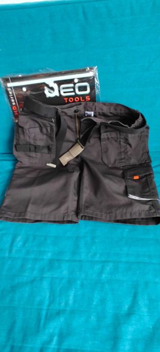 Pantaloni scurti de lucru marime L52, cu centura