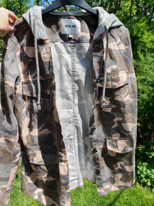 Cămașă tip army cu glugă