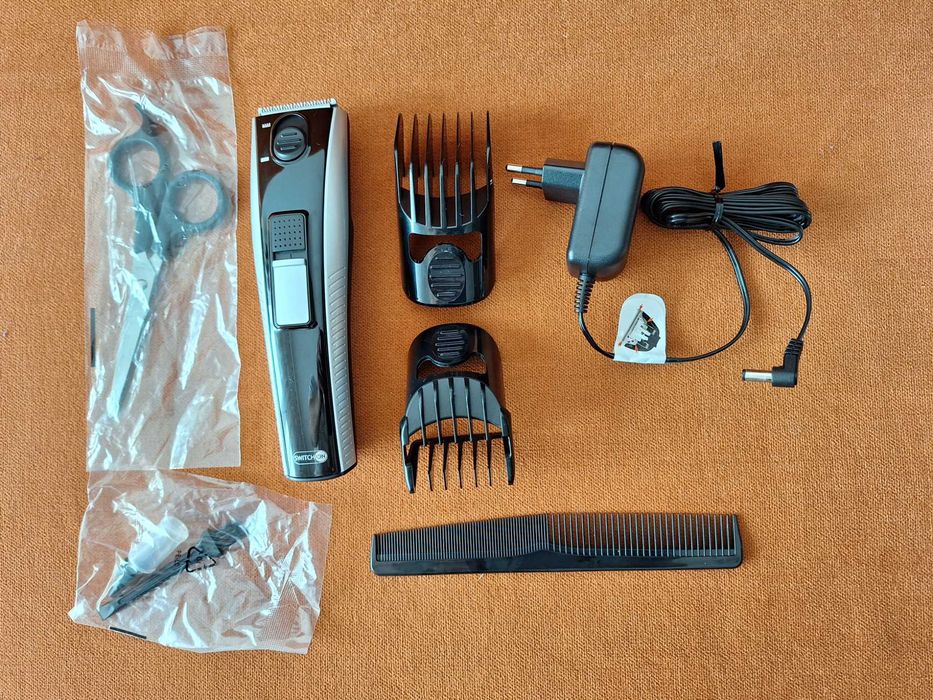 Aparat de tuns electric, alimentare  la baterii sau 220 V