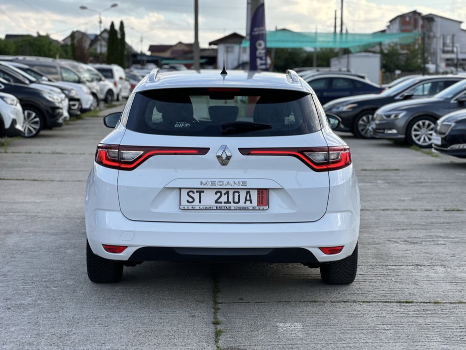 Renault Megane 4 | 1.5 dci - 110 cp | 2017 | Ceasuri digitale | Navigație 3D | Încălzire Scaune | Import Germania recent