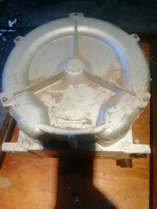 Продам злектро двигатель