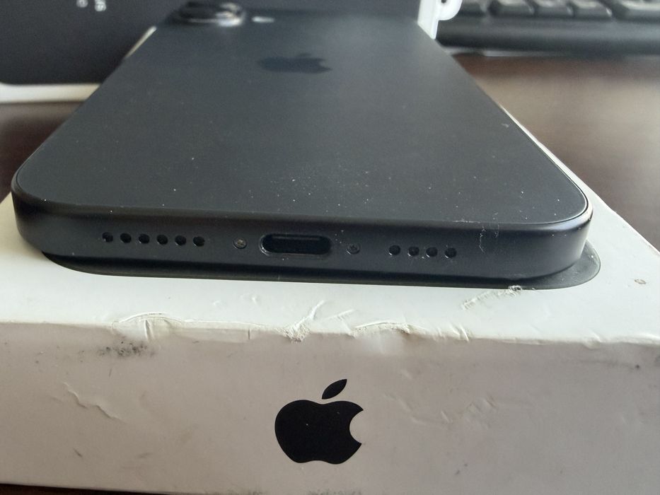 iPhone 16 Plus 128 Black 100% Батерия с оригинален Apple Magsafe Silicone Case