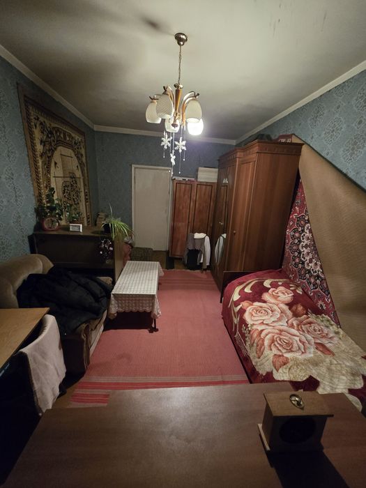 Чиланзар-20 2/4/4 балкон 1,5×6 комнаты Зеркальный 53м² 51у.е. Срочно