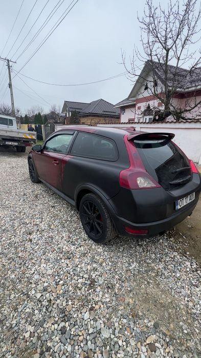 Volvo c30 2.4d 2008 sau dezmembrez la cerere cat mai mare !!!!!
