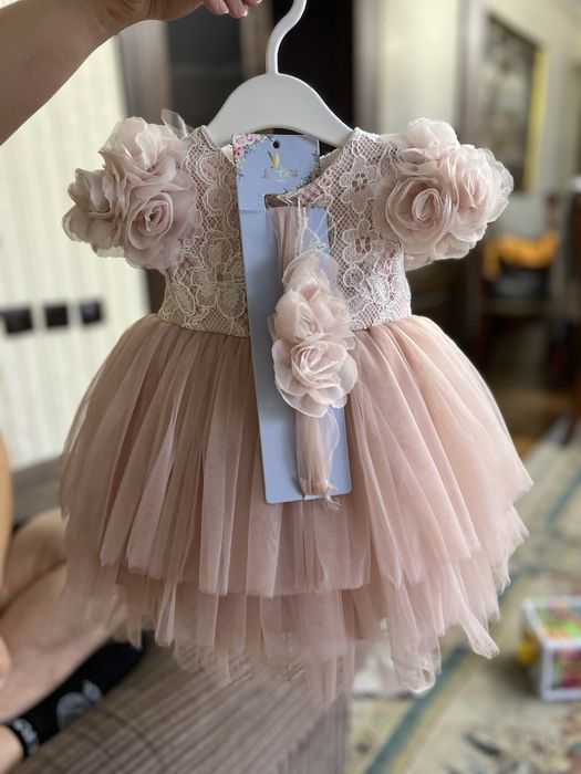 Продам красивое детское платье!