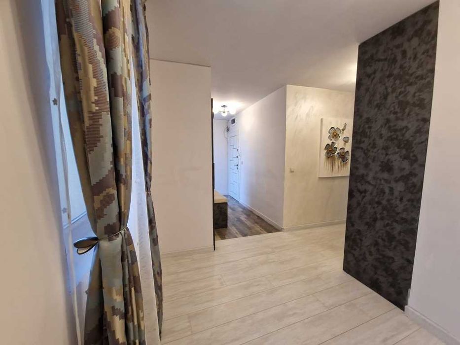 Продава се Тристаен апартамент в Благоевград, Широк център - 156 кв.м за 1000 €/кв.м - Снимка #7