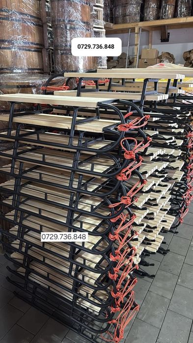 Sanie din  metal  cu sezut din  lemn