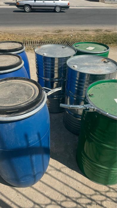 Бочка 200 литр и 1тонна