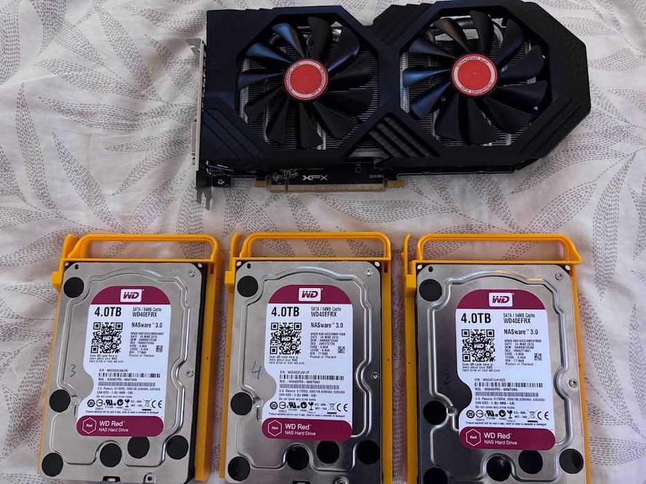 vand hard disk 4TB,placa video XFX Radeon RX 590 FATBOY 8GB ,256 bit