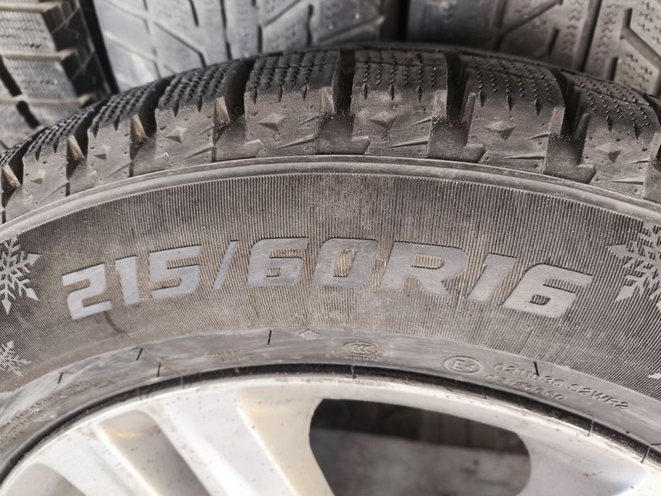 Продам шины. Зимние. R16