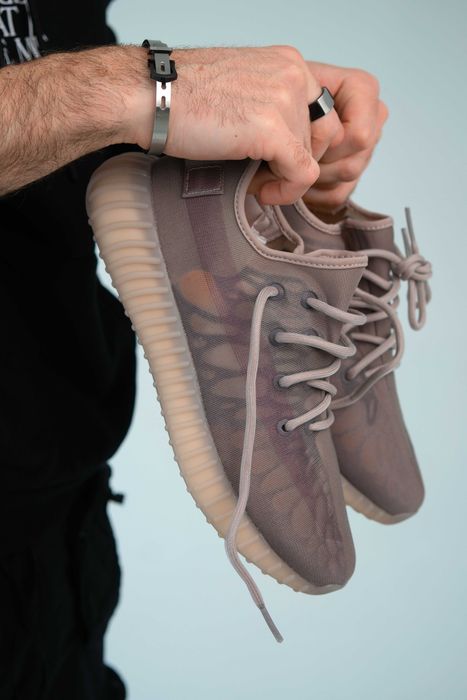 Yeezy 350 boost moon mist