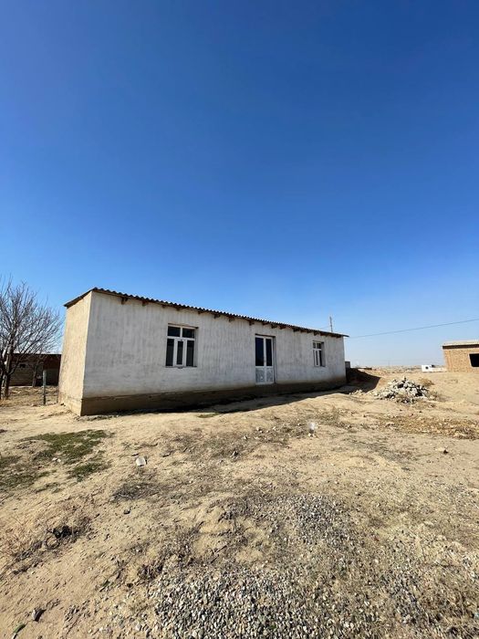 Катта участка сотилади.