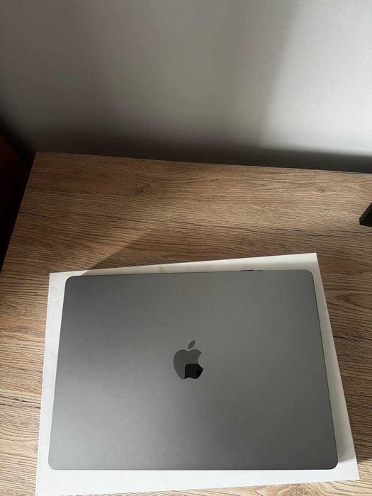 MacBook Air 15 M3 8/512