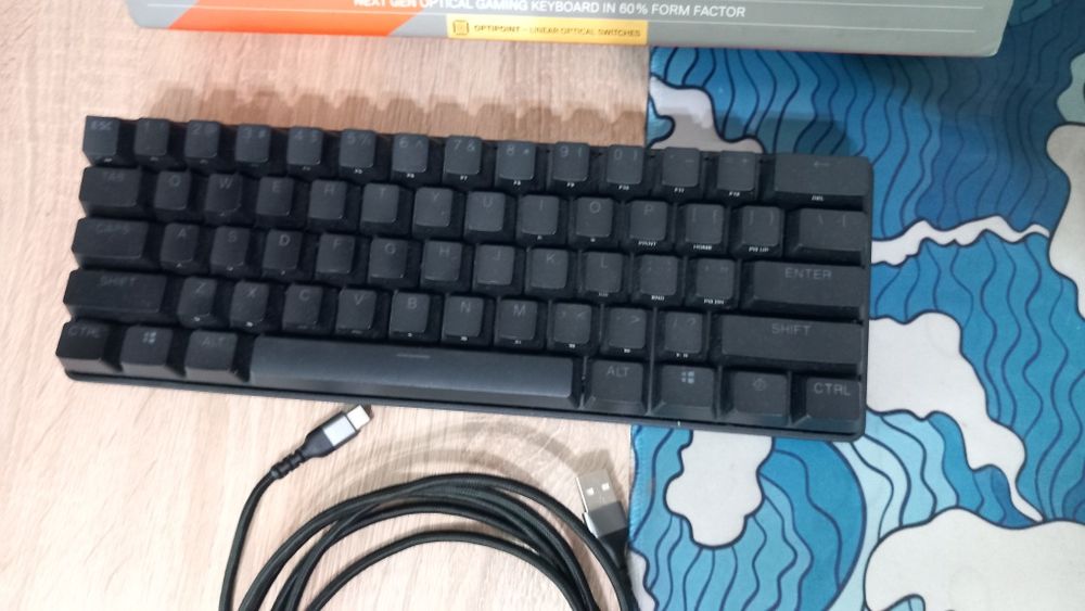 Продавам геймърска клавиатура Apex 9 mini