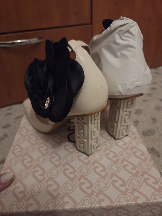 Pantofi noi Lou jo