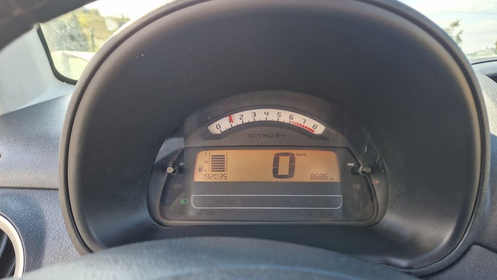 Vând Citroen C3 1.4i