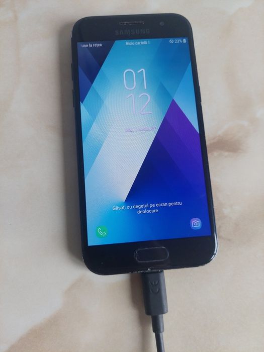 Vând Samsung Galaxy A3 2017 [NEspart] [bateria a cedat] //poze reale