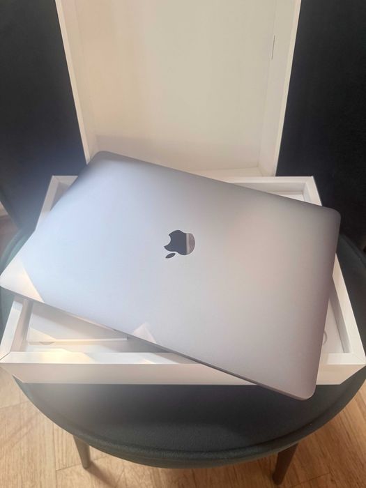 Apple MacBook Pro 13” M1 2020 / 8GB / 256GB / Space Gray / Impecabil / Full Box